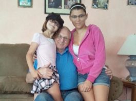 Vratila sam se kući dva sata ranije i zatekla svoje dvije kćeri zaključane u kupaonici s njihovim očuhom. A onda sam čula kako moja najmlađa kaže: „Mike, požuri prije nego što se mama vrati…“