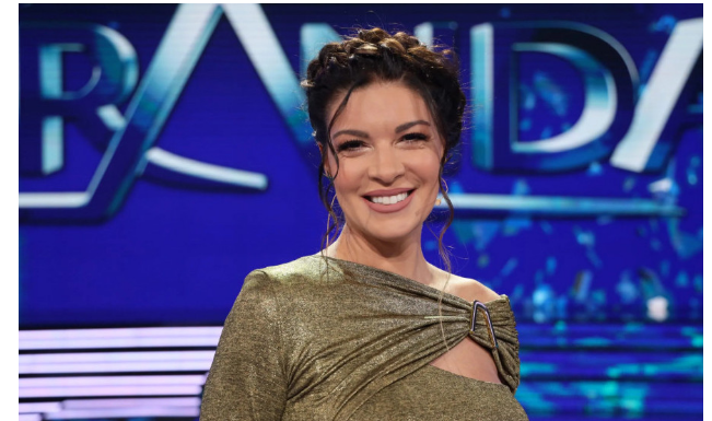 Sanja Kužet u izdanju u kakvom je do sada niste videli! Suknja koja ne izlazi iz mode, a sandale svi priželjkuju (FOTO)