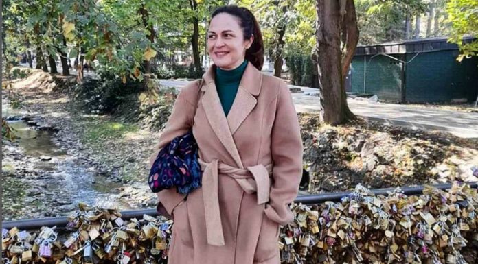 Razvod jedva preživela, tri meseca živela sa 0 dinara, sad ima osmeh na licu: Pevačica objavila prelepu vest FOTO