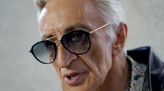 FATALNA PEVAČICA MU BILA LJUBAVNICA, SAD JE NAJBOLJA DRUGARICA NJEGOVE ŽENE: Postao moćnik u Srbiji, pa ZANEMEO OD BOLA