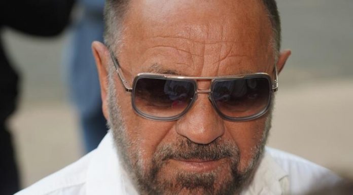 NAŠ PEVAČ NIKAD NIJE KRIO DA JE SUPRUGU RADO VARAO: “To radi 80 posto mojih kolega kada odu na turneju, a žena sve zna”