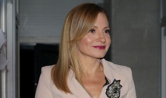 Ne drži dijete, bez ijedne estetske korekcije: Tajna savršenog izgleda Dubravke Mijatović u 55. godini