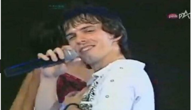 POZNATI SRPSKI PJEVAČ ŽENU PREVARIO SA NJENIM BRATOM I IZJAVIO DA SE DOBRO LJUBI: Reakcija njegove žene je tek šokantna