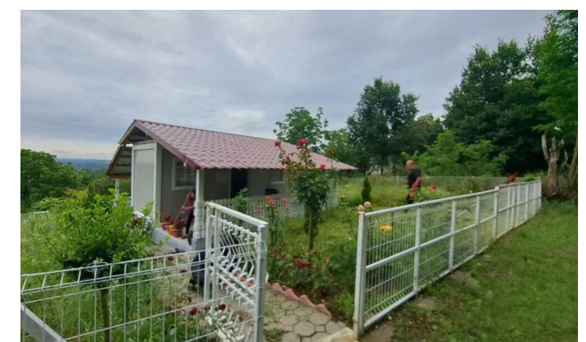 KUĆICU U CVEĆU NA 500 METARA OD OVE BANJE DAJE ZA 7.000€: Ili menja za auto! Uz nju idu 20 ari placa, 30 oraha i 2 šanse za biznis