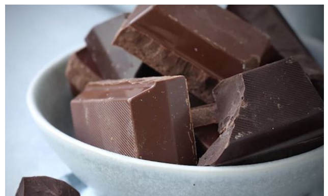 SRPKINJA KUPILA ČOKOLADU, A NIJE OČEKIVALA DA ĆE OVO NAĆI U OMOTU: Odmah fotografisala i objavila, a komentari pljušte! (FOTO)