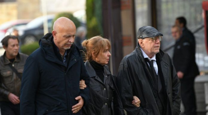 VESNA TRIVALIĆ sa suprugom u javnosti nakon dugo vremena: Glumica slomljena od tuge, grca u suzama