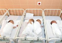 ĆERKA UOPŠTE NIJE LIČILA NA NJEGA, stalno optuživao suprugu da ga je prevarila: Nakon 4 decenije uradili DNK test i svi ostali u šoku