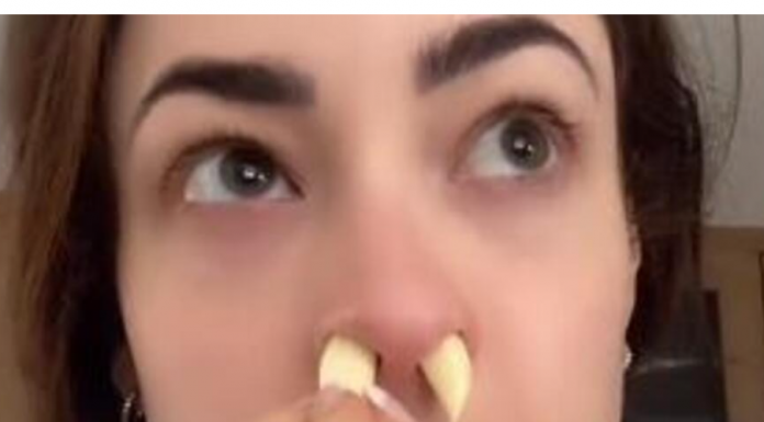 OTVORILI SVADBENI POKLON DEVET GODINA POSLE VENČANJA: Ono što su našli u koverti ZUVEK im je promenilo život (FOTO)