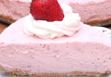 SLADOLED TORTA BEZ PEČENJA, S JAGODAMA I KEKSOM: Recept za manje od 10 minuta – NIKAD VIŠE nećete kupovati slatkiše!