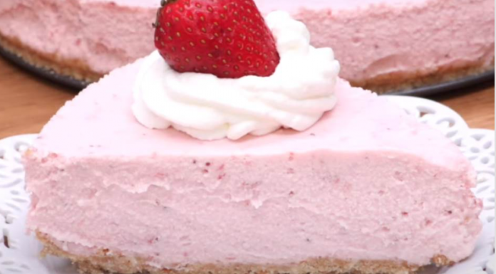 SLADOLED TORTA BEZ PEČENJA, S JAGODAMA I KEKSOM: Recept za manje od 10 minuta – NIKAD VIŠE nećete kupovati slatkiše!