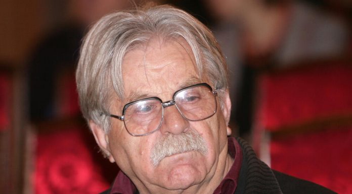 Ljubivoju Ršumoviću se osmehnula sreća ponovo: Nakon smrti supruge upoznao Gordanu koja mu je vratila osmeh na lice