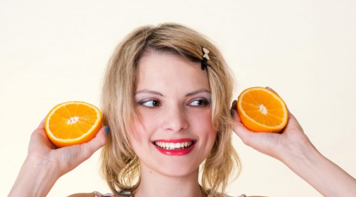 Novi TikTok trend: Test sa ljuštenjem pomorandže koji otkriva KOLIKO JE VAŠEM PARTNERU STALO DO VAS, da li biste ga isprobali?