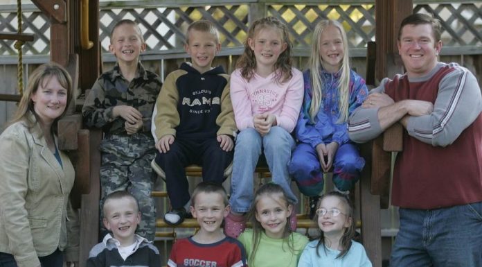 Prve sedmorke na svijetu slave 26. rođendan: Otac nije mogao izdržati pritisak i napustio ih je