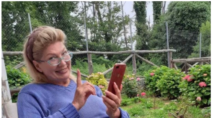 SUZANA MANČIĆ u svom domu sve sama radi: Podelila trik za čišćenje koji je oduševio domaćice