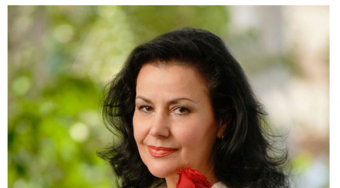 SNEŽANA SAVIĆ POKAZALA UNUKU: Nina je lepotu nasledila od bake i mame, preslatka je