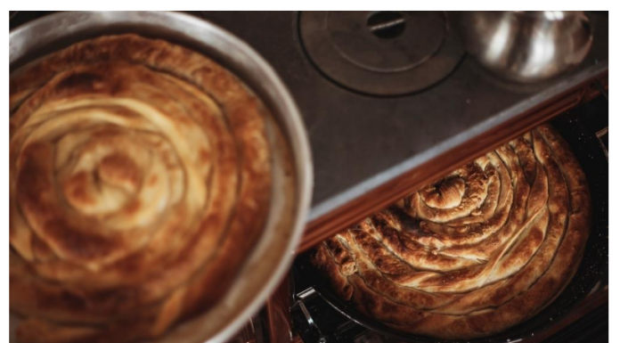 Najveća konkurencija sirnici i bureku: Ova pita je omiljena od davnina a 1 caka je čini neodoljivom