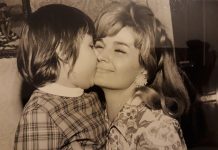 I danas se teško miri sa gubitkom majke: Evo kako u 58. godini izgleda ćerka Silvane Armenulić za koju kažu da je preslikana pevačica (FOTO)