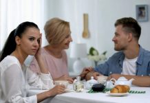 Najgore SVEKRVE se rađaju u ova TRI horoskopska znaka: Zbog njih se RAZVODITE u sekundi, smeškaju vam se a prave pravi PAKAO!