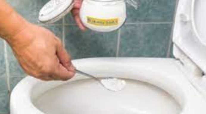 STAVILA JE OVU SMJESU U WC ŠOLJU I KUPATILO JE MIRISALO SEDAM DANA, Isprobajte i vi odmah ovaj trik