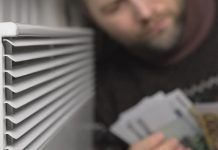 Stavite ovo iza radijatora u stanu i uštedite: grijanje će biti jače, a računi niži!