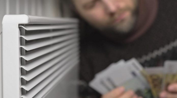 Stavite ovo iza radijatora u stanu i uštedite: grijanje će biti jače, a računi niži!