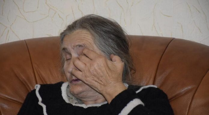 “PRALA SAM MU, KUVALA I SLUŽILA GA, A ON SVE OSTAVIO DECI IZ PRVOG BRAKA”: Baka Sonja sada živi kao po kazni, ovo nije zaslužila