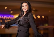 Jelka do plafona, ukrasi kao iz snova: Praznična magija u dvorcu Dragane Mirković, zavirite u bajku..