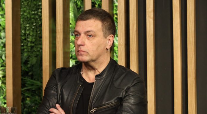 Ne razdvajaju se još od srednje škole: Đule Van Gog krije ženu godinama, kad vidite slike biće vam jasno i zašto (FOTO)