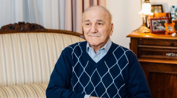 Unuk Bate Živojinovića njegova slika i prilika, Lep i pametan, na dedu – Ipak u jednoj stvari se razlikuju