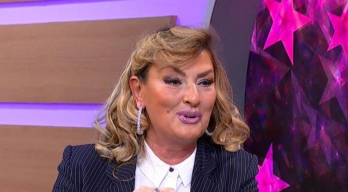 SNEKI GRMI U ŠESTOJ DECENIJI! Pevačica došla u lateks koži i čizmama do PUPKA, muškarcima vilice pale kada su je videli