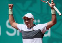 JEDNA JE MAJKA! Snimak koji će vas dirnuti pravo u srce: Međedović osvojio trofej i odmah pozvao nju da dođe na teren! (VIDEO)