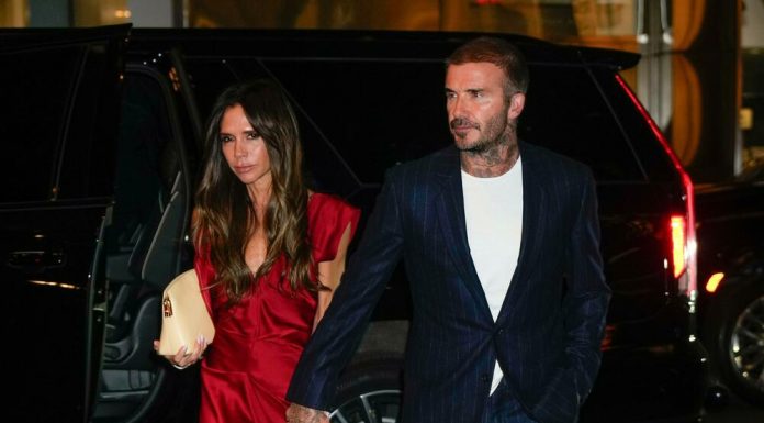 ŽENA PREKUCALA IGRICU: Pogledajte šta je VIKTORIJA BEKAM POKLONILA MUŽU ZA BOŽIĆ: Instagram umire od smeha, komentari ne prestaju da stižu