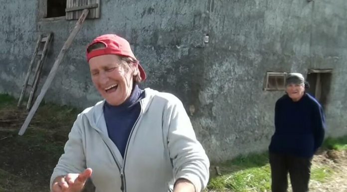 SOFA I JOKA ŽIVE KO DVA VUKA SAME U DIVLJINI – Psuju ko kočijaši a rade bolje no ijedno muško, udavale se nisu! Šok razlog zašto su ostale uz ćaću