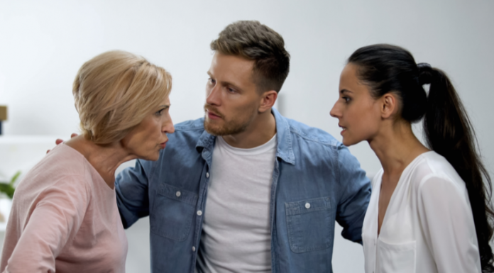 PROŠLOG BOŽIĆA SAM PRED SVIMA PONIZILA SVEKRVU TAKO DA SE PUŠILA 3 DANA: Muž je poludeo, ali nije mi žao, evo šta mi je uradila