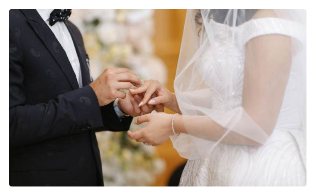 DA LI ĆETE STATI NA LUDI KAMEN U 2024. GODINI: 5 znakova horoskopa ima najveće šanse za venčanje