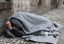 Žena iz Novog Sada prišla beskućniku da mu da nešto novca: Šokirala se kada je saznala ko je on