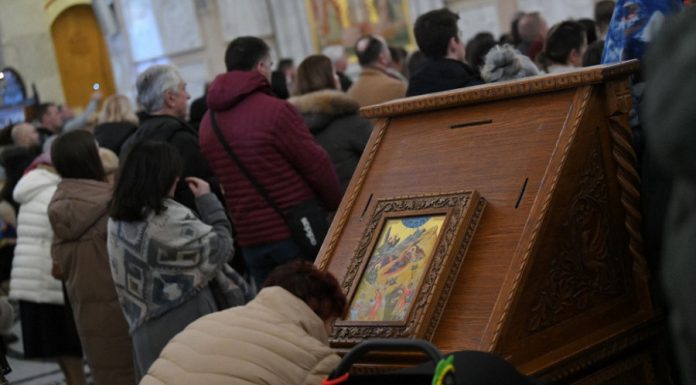 Običaji za drugi dan Božića, OBAVEZNO IH ISPOŠTUJTE: Danas se mire zavađeni, a jedno u kući nikako ne smete da uradite