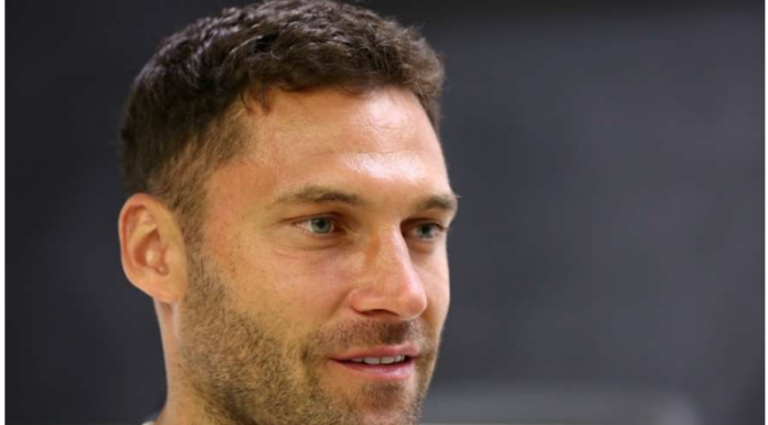 Duško Tošić objavio fotografiju sa dočeka: Fudbalski as morao da se pohvali – Ovako je bilo u JELENINOJ I NJEGOVOJ vili na Senjaku