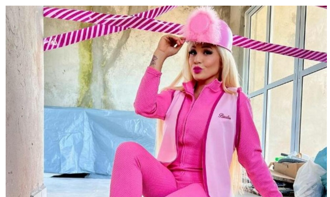 ZA SEBE KAŽE DA JE ŽIVA BARBIKA I U NJENOM ŽIVOTU SVE JE RUŽIČASTO: Liči na najpoznatiju lutku kao jaje jajetu, a tvrdi da je na njoj sve prirodno