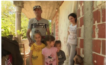 Nijedna SRPKINJA GA NIJE HTELA – Branislav je oženio albanku u 51. godini, i doveo je na selo – Rodila mu je četvoro dece, EVO kako danas žive…