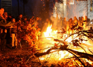 MOLITVA NA BADNJE VEČE ZA SREĆU, ZDRAVLJE I LJUBAV U DOMU: Obavezno uradite OVO, veruje se da sprečavate ULAZAK ZLA u kuću