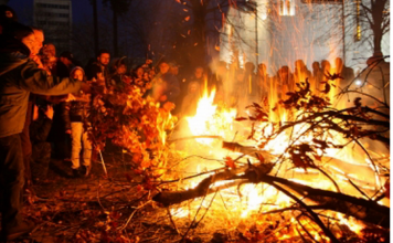 MOLITVA NA BADNJE VEČE ZA SREĆU, ZDRAVLJE I LJUBAV U DOMU: Obavezno uradite OVO, veruje se da sprečavate ULAZAK ZLA u kuću