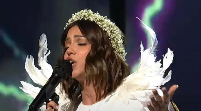 BRESKVICA ima dečka kojeg krije kao zmija noge: Stariji je od nje OSAM GODINA, policajac je i SAV JE U MIŠIĆIMA – Pogledajte ko je muškarac koji ljubi pevačicu