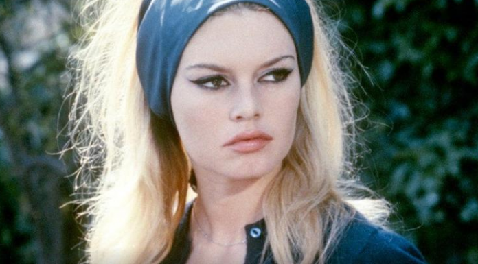 NESPOSOBNA SAM DA BUDEM MAJKA, ŽAO MI JE ŠTO SAM RODILA: Sina je nazivala tumorom koji je jede, on joj se za sve OSVETIO