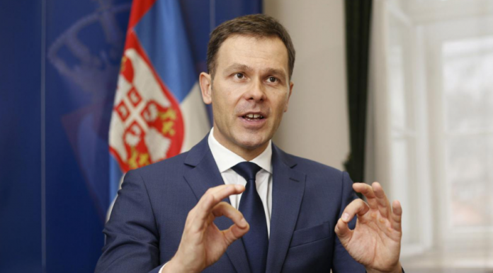 SLEDEĆE GODINE PROSEČNA PLATA PREKO 1.000 EVRA! Mali potvrdio: Do 2027. sve se menja, minimalac 650!