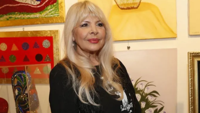 Nikada ne biste pogodili da je ova smeđokosa lepotica ćerka HANKE PALDUM: Sušta suprotnost svoje majke!