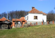 SRBIN NAKON BABINE SMRTI NASLEDIO POLA KUĆE, ALI NA POTEZ TETKE NIJE RAČUNAO: “Samo sam na vratima zatekao OVAJ PAPIR”