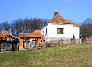 SRBIN NAKON BABINE SMRTI NASLEDIO POLA KUĆE, ALI NA POTEZ TETKE NIJE RAČUNAO: “Samo sam na vratima zatekao OVAJ PAPIR”