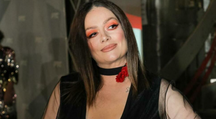 NAŠA PEVAČICA NIJE IMALA NI 40 GODINA KAD JE DOŽIVELA INFARKT: Osetila je ove simptome, SRUŠILA SE, onda je usledio ŠOK