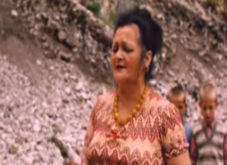 Muža su molili da je ostavi: MICA TROFRTALJKA JE PEVALA BEZOBRAZNE PESME, POKAZIVALA JE GAĆICE, A OD PIŠTOLJA SE NIJE RAZDVAJALA